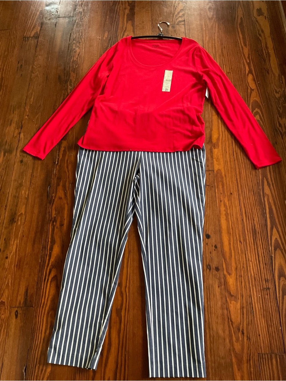 COMBO RED L/S KNIT TOP XL & CHICO’S BLUE STRIPED PANTS 2.5 NWT